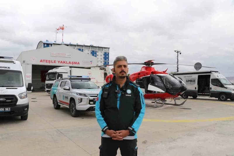 Sivas'ta İl Sağlık Müdürlüğü envanterine katılan Mobil Acil Sağlık Operasyon Merkezi Aracı'nın tanıtımı yapıldı