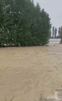 Sivas Güney Köyü'nde sağanak yağış sonrası sel sularıyla kaplanmış tarım arazileri ve çamur birikintileri