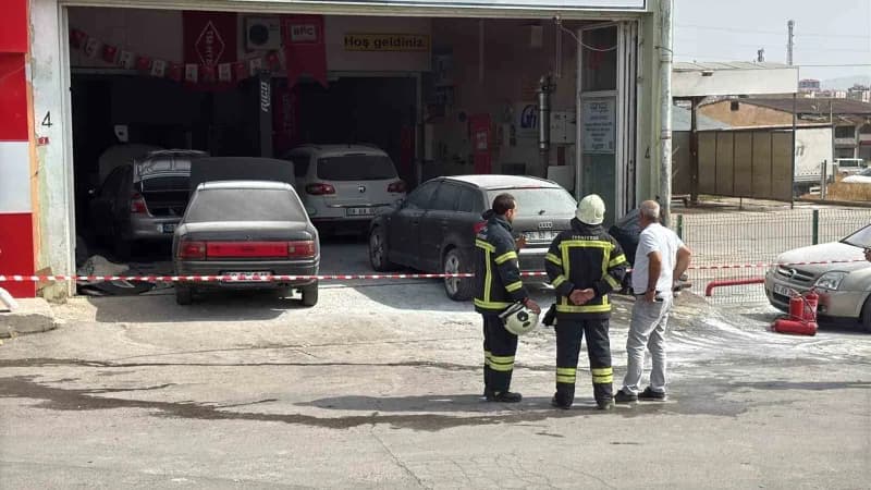 Sivas’ta toptancılar sitesinde patlama meydana geldi, ekipler olay yerine geçiyor.