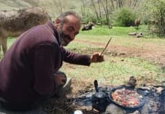 Sivas Şarkışla ilçesinde yaylada hayvan otlatan çobana yıldırım isabet etti