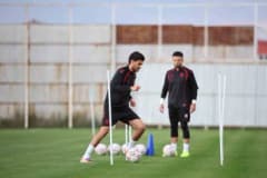 Sivasspor futbolcuları Sivas 4 Eylül Stadyumu’nda Pendikspor maçı hazırlıkları için antrenman yapıyor