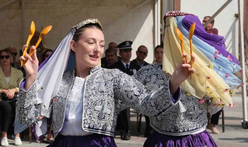 Eskişehir’in Sivrihisar ilçesinin düşman işgalinden kurtuluşunun 105. Yıl dönümü, dolayısıyla halk oyunları gösterileri
