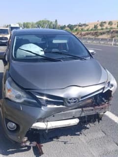 Sivrihisar Ankara kara yolunda koyun nedeniyle meydana gelen trafik kazası sonrası araç ve yol