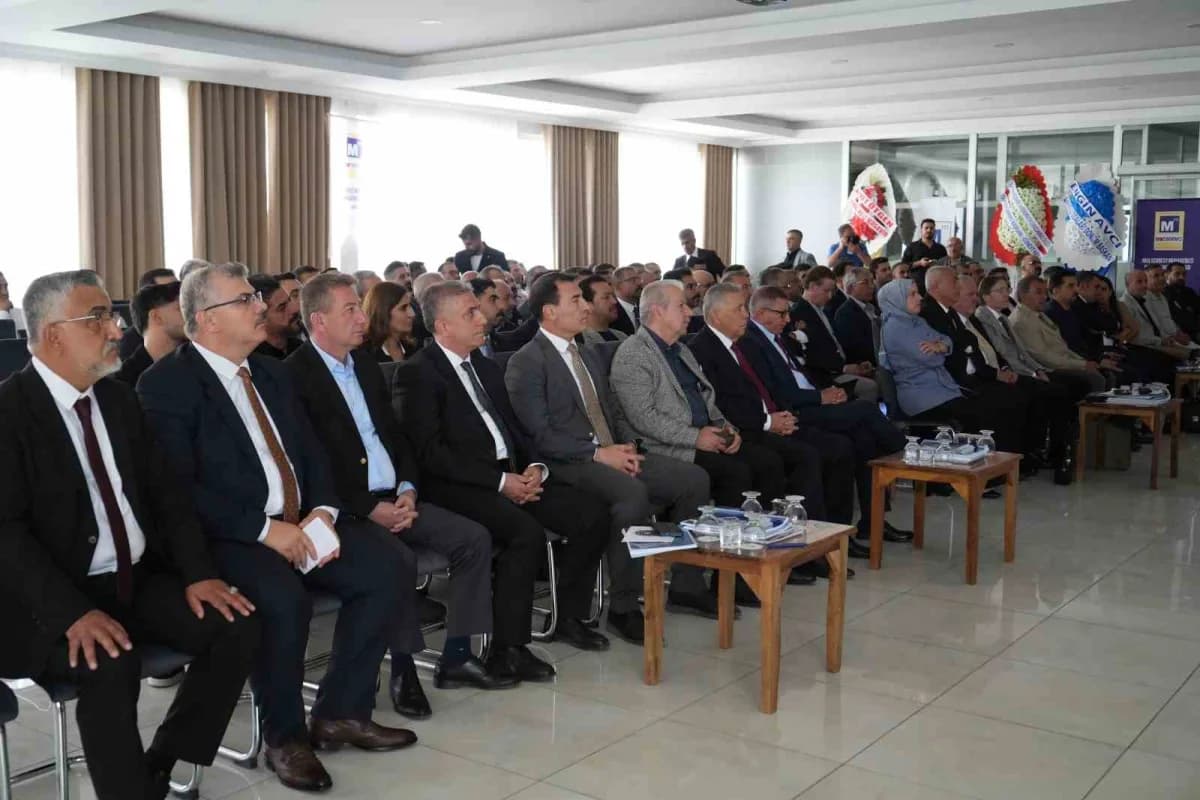 Muş'ta düzenlenen 62. Doğu ve Güneydoğu Anadolu SMMM Odaları Platform Toplantısı'nda, meslek mensuplarının sorunları ile
