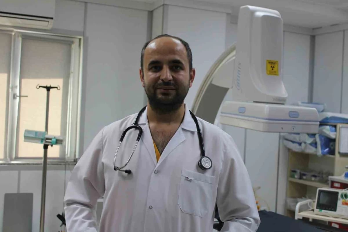 Dünya Kalp Sağlığı Günü dolayısıyla açıklamalarda bulunan Kayseri Devlet Hastanesi Kardiyoloji Uzmanı Dr. Murat Çetin; s
