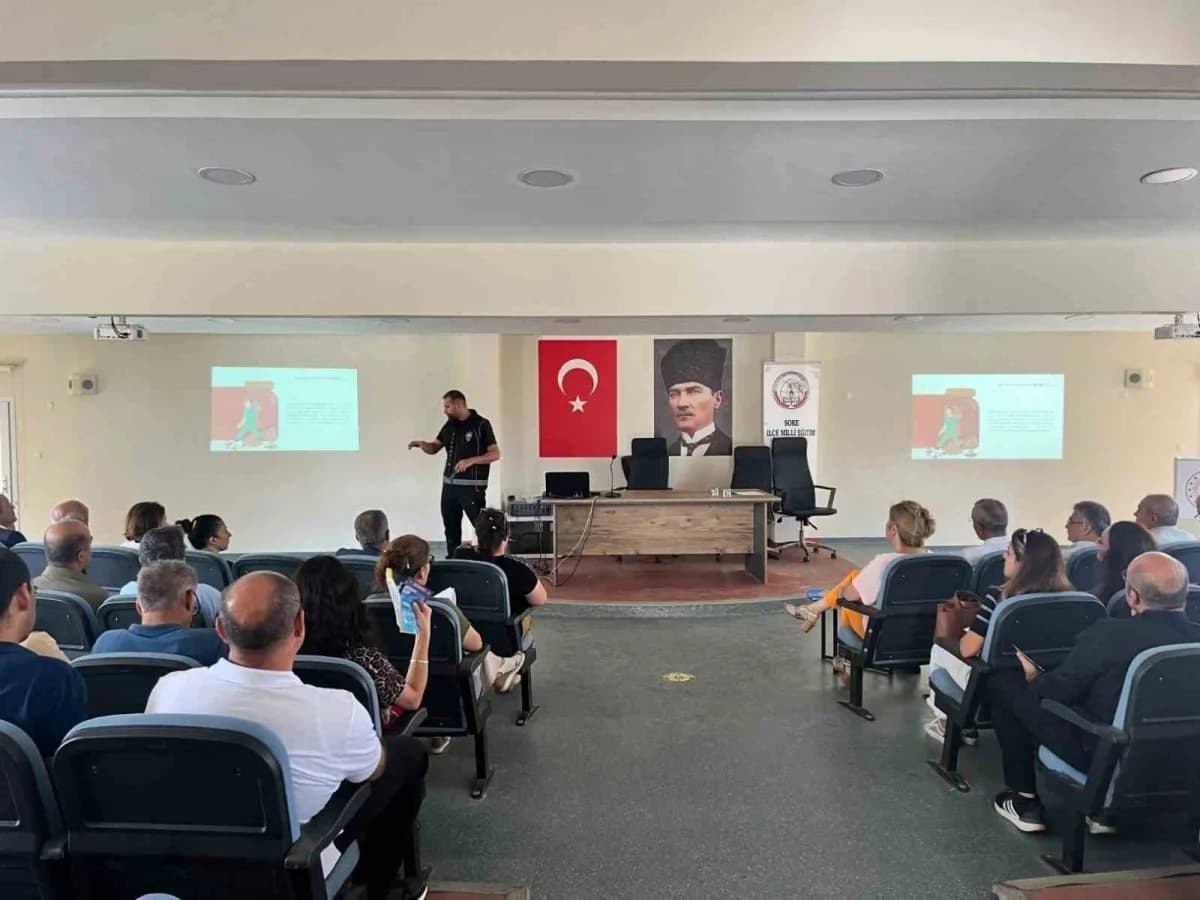 Aydın’ın Söke ilçesinde okul yöneticilerine, öğrencilerin bağımlılık risklerinden korunması ve Bağımlılıkla mücadelede f