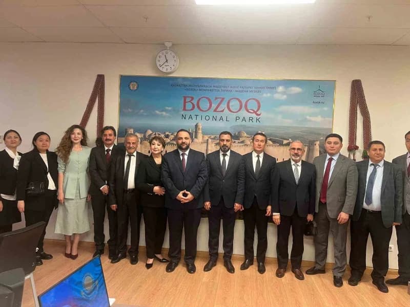 Başkan Ekinci’ye Belediye Meclis Üyeleri Ergin Gül, Mehmet Lale ve Lütfü Şener, Bozok Üniversitesi Sanat Tarihi Bölüm Ba