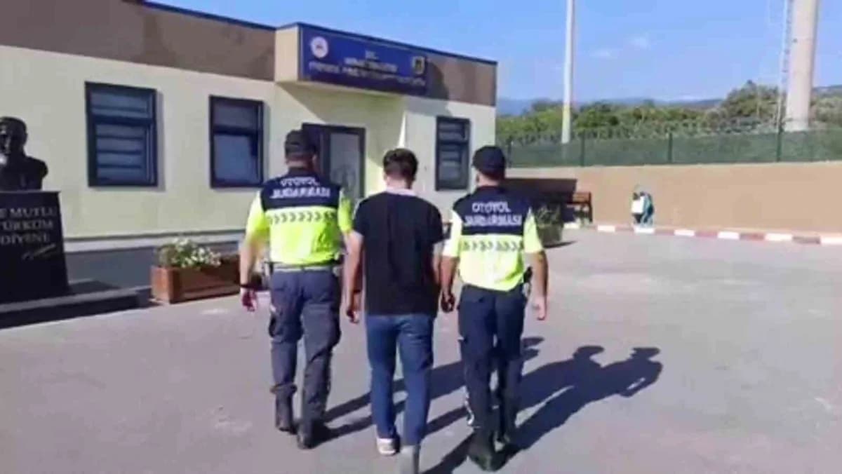 Hatay’da akrobatik hareketler yaparak ön kaldırdığı anları sosyal medyada paylaşan sürücüye 29 bin 719 TL para cezası uy