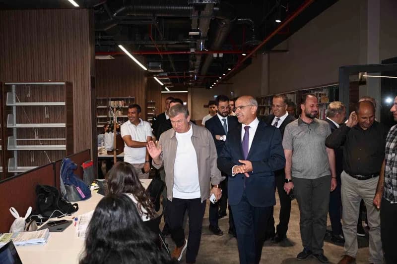 Spor dünyasının ünlü isimlerinden Başkan Er’e övgü