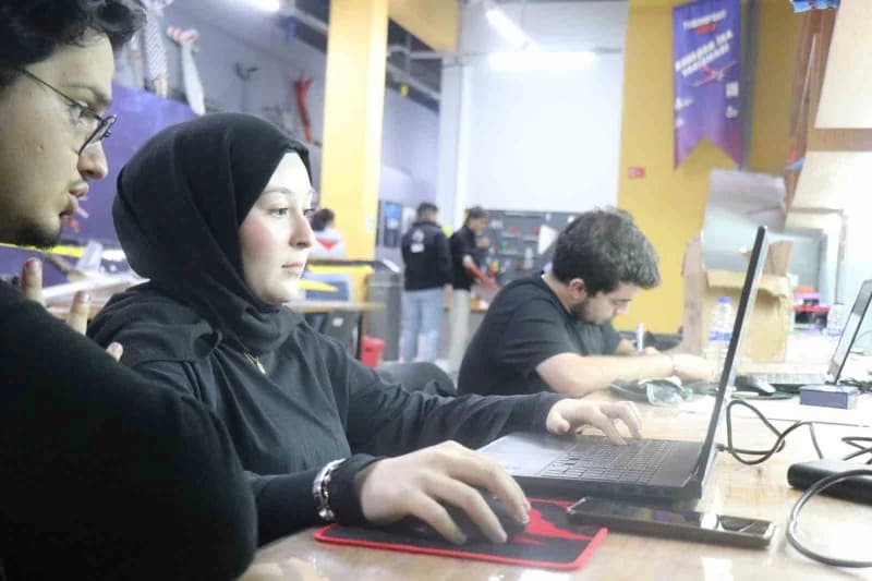 Sakarya Uygulamalı Bilimler Üniversitesi (SUBÜ) bünyesinde faaliyet gösteren ABRA Öğrenci Topluluğu, TEKNOFEST Havacılık