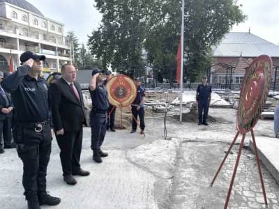Şuhut Atatürk Parkı’nda 19 Eylül Gaziler Günü töreninde Atatürk büstüne çelenk sunulması