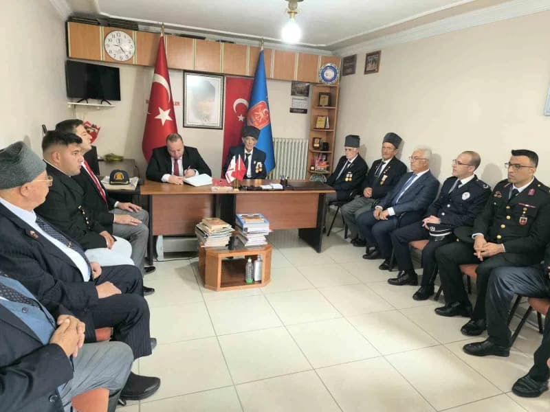 Afyonkarahisar’ın Şuhut ilçesinde 19 Eylül Gaziler Günü, İlçe protokolü, Gaziler ve vatandaşların katılımıyla düzenlenen