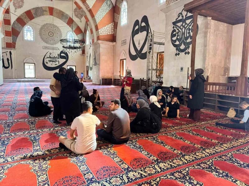 Sultangazi Belediyesi, özel bireyler ve ailelerine unutamayacakları bir gün yaşattı. Edirne gezisi ile özel bireyler, ai