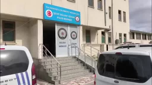 İstanbul Sultangazi’de silahlı saldırı sonrası olay yeri ve polis ekipleri