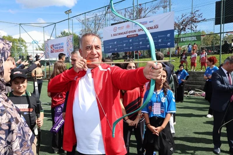 2026 Avrupa Spor Şehri Sultangazi, ünvanına yakışır bir Spor Şenliği düzenledi. İlçedeki gençler, 19 Spor branşında müca