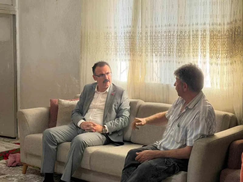 Aydın’ın Sultanhisar ilçesinde "Aile Ocağımız Sultanhisar" projesi kapsamında hane ziyaretleri gerçekleştirildi.