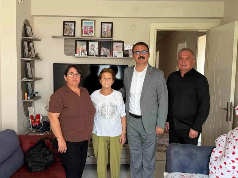 Aydın’ın Sultanhisar ilçesinde "Aile Ocağımız Sultanhisar" projesi kapsamında hane ziyaretleri gerçekleştirildi.