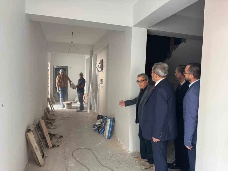Balıkesir Susurluk'ta Orta Mahalle Camii Kur’an Kursu inşaatında devam eden çalışmalar