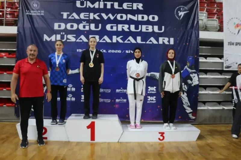 Taekwondo Doğu Grubu Müsabakaları, 40 ilden yaklaşık 600 sporcu, antrenör ve idarecinin katılımıyla Sivas’ta düzenlendi.