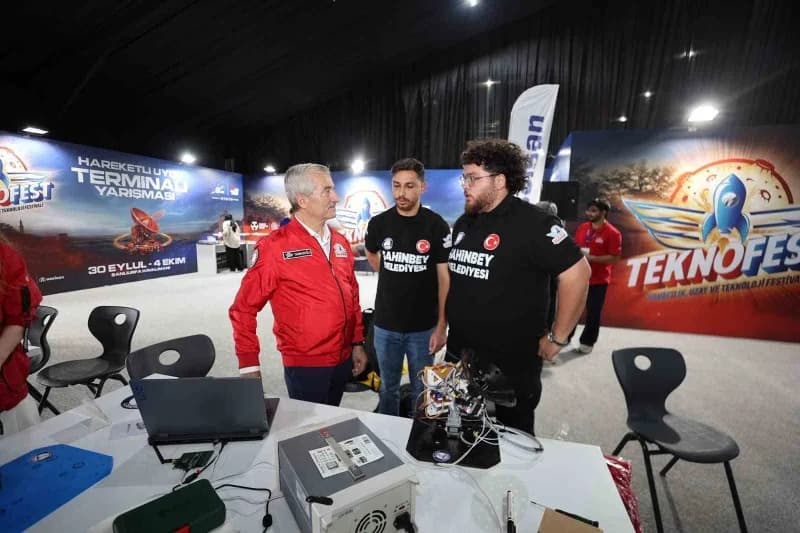 Şahinbey Belediye Başkanı Mehmet Tahmazoğlu, TEKNOFEST Güneydoğu’nun başlamasıyla birlikte gençlerin Teknoloji heyecanın