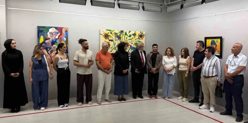 Ressam Talha Kılıç, yağlı boya tekniği ile yaptığı 13 eserden oluşan "Tragedyalar" isimli kişisel resim sergisini SANKO