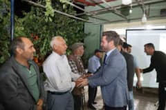 Tavas Belediye Başkanı Kadir Tatık Kozlar Mahallesi’nde halk toplantısında vatandaşlarla bir arada