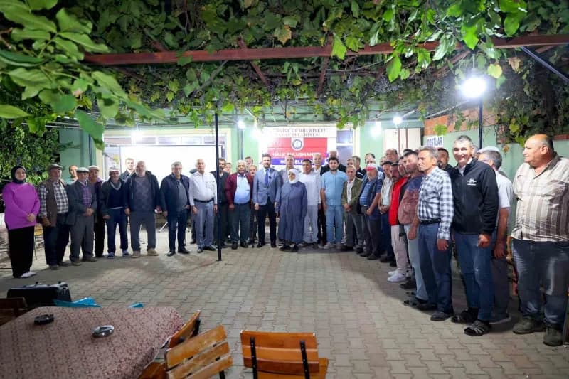 Tavas Belediye Başkanı Kadir Tatık, Halk Toplantısı kapsamında Kozlar Mahallesi’nde vatandaşlarla bir araya geldi. Topla