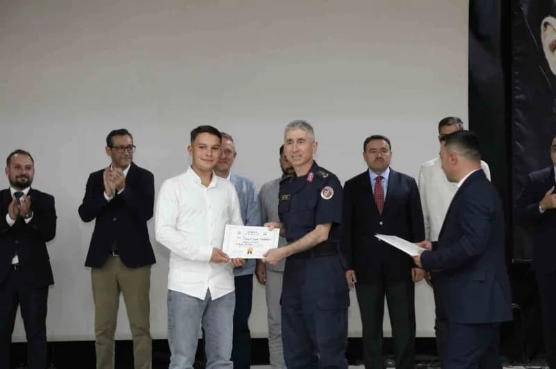Tavşanlı’da 13 genç bağımlılıktan kurtarılarak yeniden hayata kazandırıldı