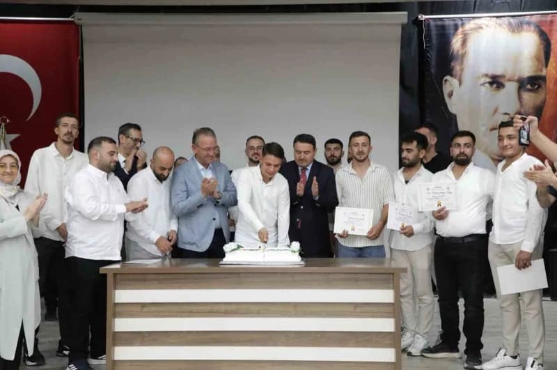 Tavşanlı Kültür Sarayı’nda düzenlenen bağımlılıkla mücadele programından bir görüntü