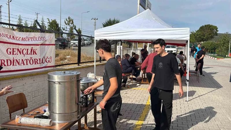 Yurt yerleşiminde öğrencilere ikramlar