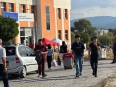 Tavşanlı’da üniversite öğrencileri kayıt işlemleri ve yerleşim sürecinde çay ikramı yapılan Kredi Yurtlar Kurumu