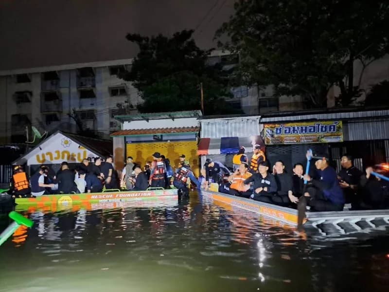 Tayland'da etkili olan şiddetli yağışların yol açtığı sel ve su baskınları nedeniyle son 10 günde 8 kişi hayatını kaybet
