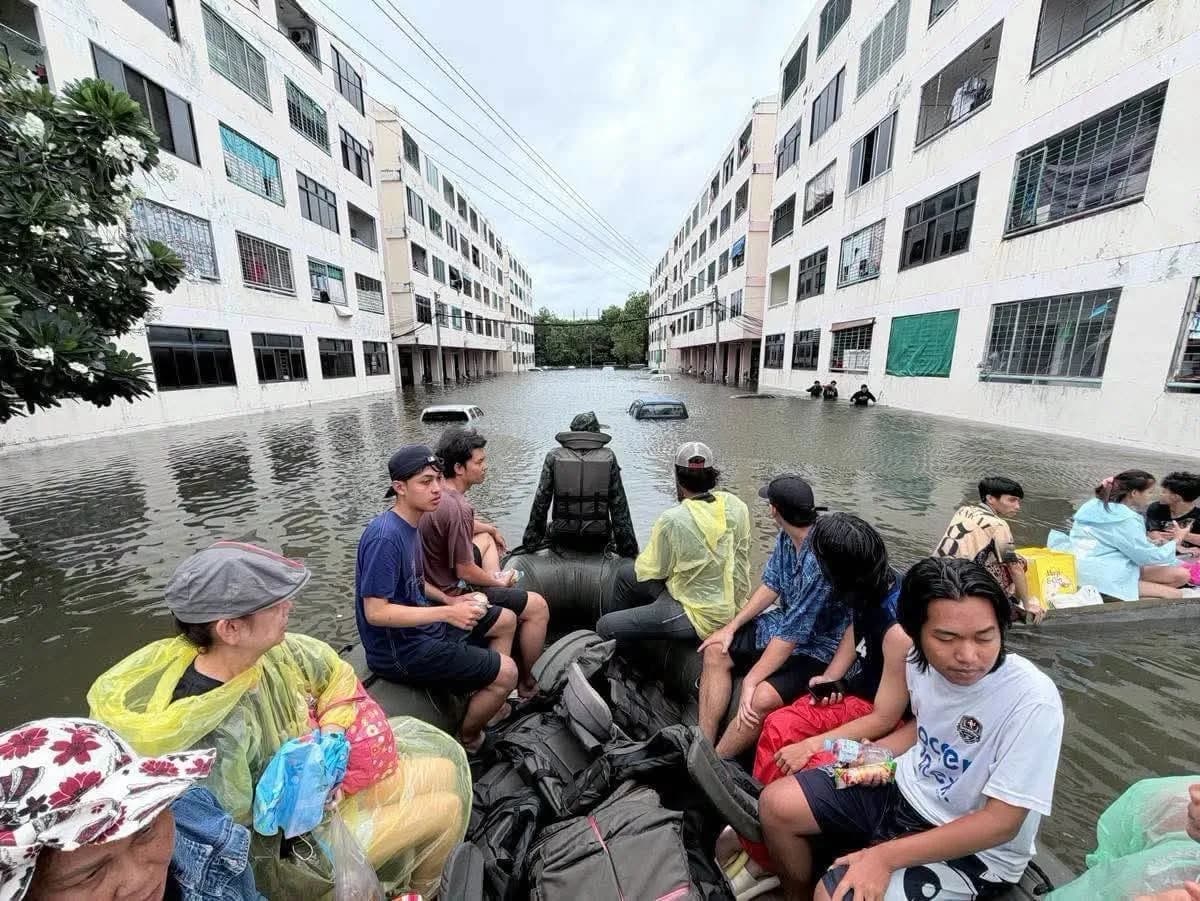 Tayland'da etkili olan şiddetli yağışların yol açtığı sel ve su baskınları nedeniyle son 10 günde 8 kişi hayatını kaybet