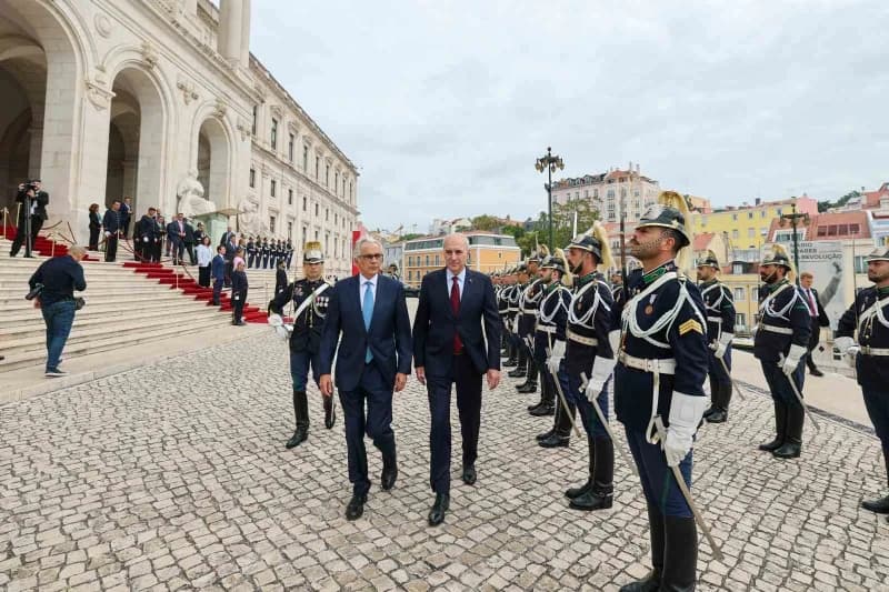 Türkiye Büyük Millet Meclisi (TBMM) Başkanı Numan Kurtulmuş, beraberindeki parlamento heyetiyle ziyarette bulunduğu Lizb