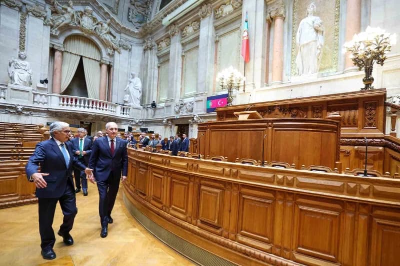 Türkiye Büyük Millet Meclisi (TBMM) Başkanı Numan Kurtulmuş, beraberindeki parlamento heyetiyle ziyarette bulunduğu Lizb