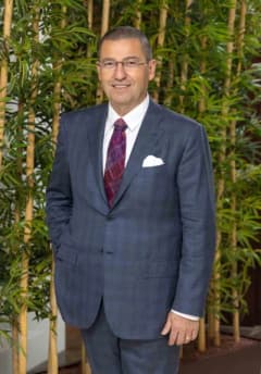TCC Group Holdings ve IFCEM Group logosu ile çimento üretim tesisleri