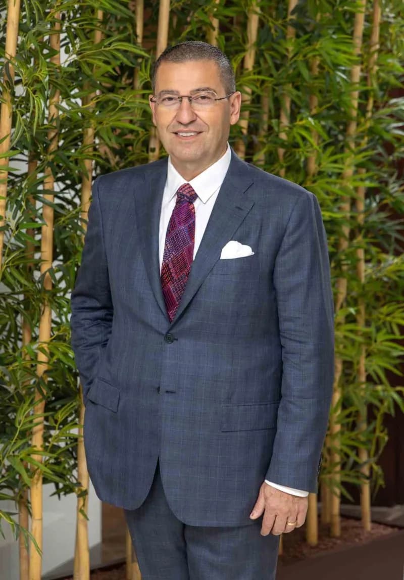 TCC Group Holdings ve IFCEM Group logosu ile çimento üretim tesisleri