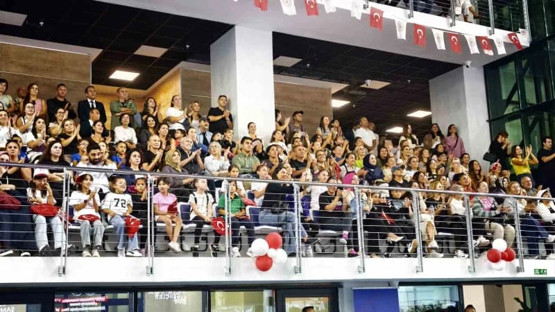 Türk sporunda ülke genelinde çok ciddi tesis yatırımlarının sürdüğünü belirten Gençlik ve Spor Bakanı Osman Aşkın Bak, b