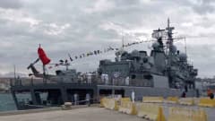 TCG Yıldırım fırkateyni Tekirdağ sahilinde ziyaretçilere açık halde demirlemiş durumda