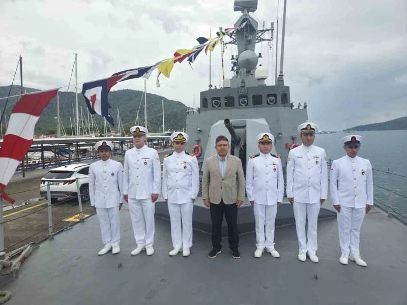 TCG Zıpkın Marmaris’te halkın ziyaretine açıldı
