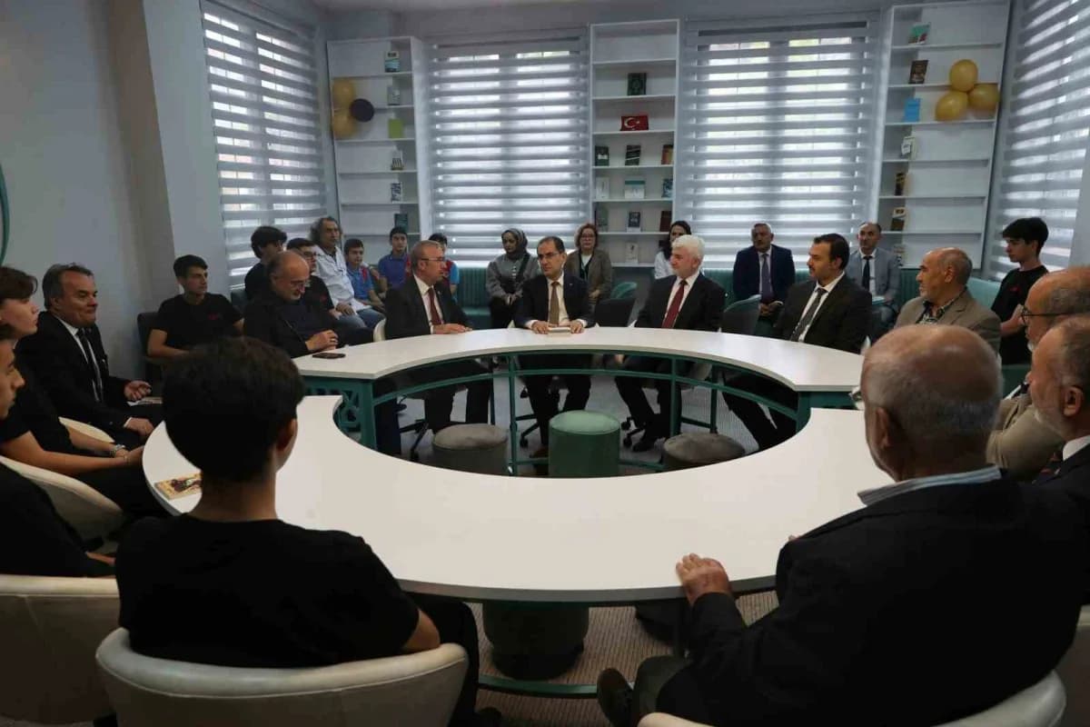 Türkiye’nin havacılık motorlarındaki öncü kuruluşu TEİ, sosyal sorumluluk projeleri kapsamında Eskişehir Anadolu İmam Ha