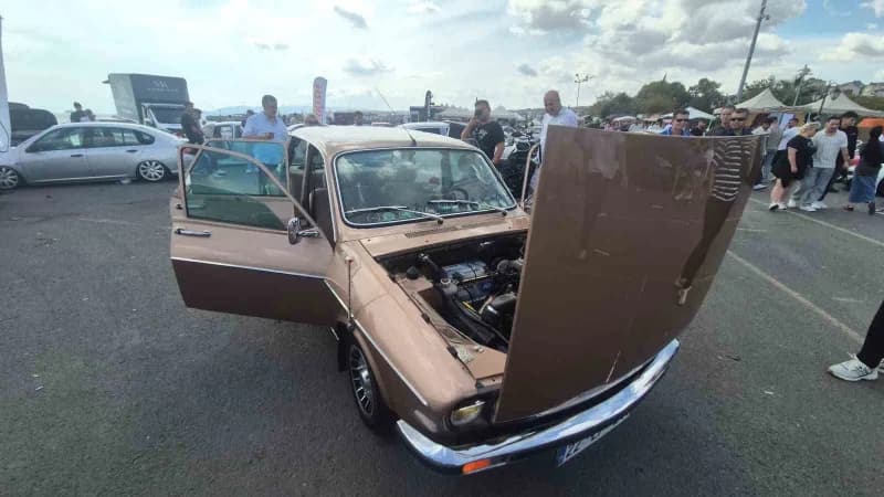 Asfaltı yakıp geçtiler: Tekirdağ’da nefes kesen Drift şovu