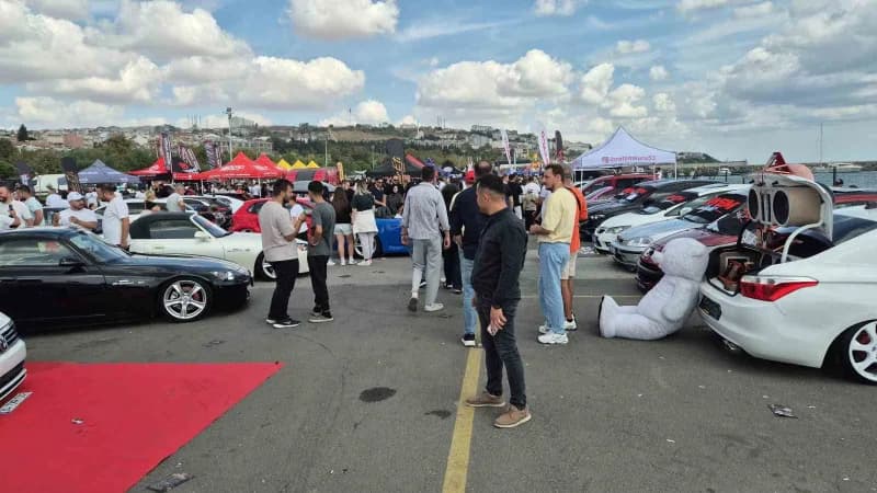 Asfaltı yakıp geçtiler: Tekirdağ’da nefes kesen Drift şovu