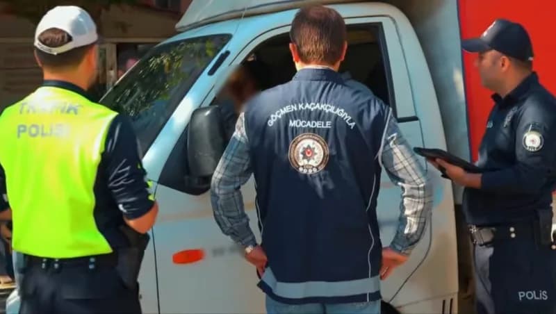 Tekirdağ’da düzensiz Göç ve Göçmen Kaçakçılığıyla mücadele kapsamında 323 polisin katılımıyla gerçekleştirilen Huzur uyg