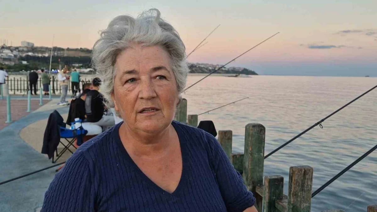 Emekli hemşire Nalan Nalbantlar, balık tutmaya hobi olarak başladığını ve yaklaşık 10 yıldır bu uğraşını sürdürdüğünü sö
