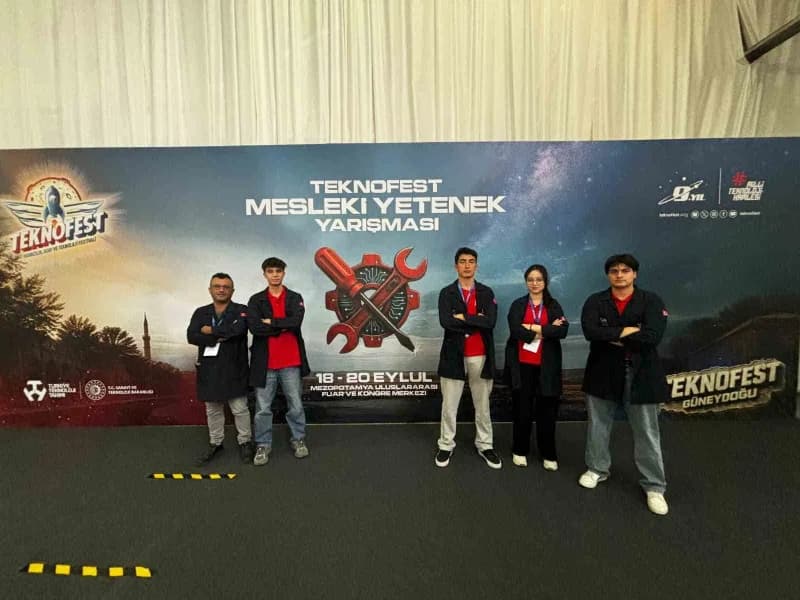 TEKNOFEST 2026 Diyarbakır finallerinde İzmirli öğrencilerin projeleri ve başarıları