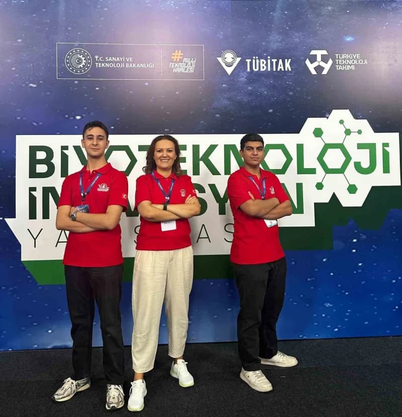 TEKNOFEST 2026’nın Diyarbakır’da düzenlenen finallerine, İzmir İl Milli Eğitim Müdürlüğüne bağlı okulların elde ettiği b