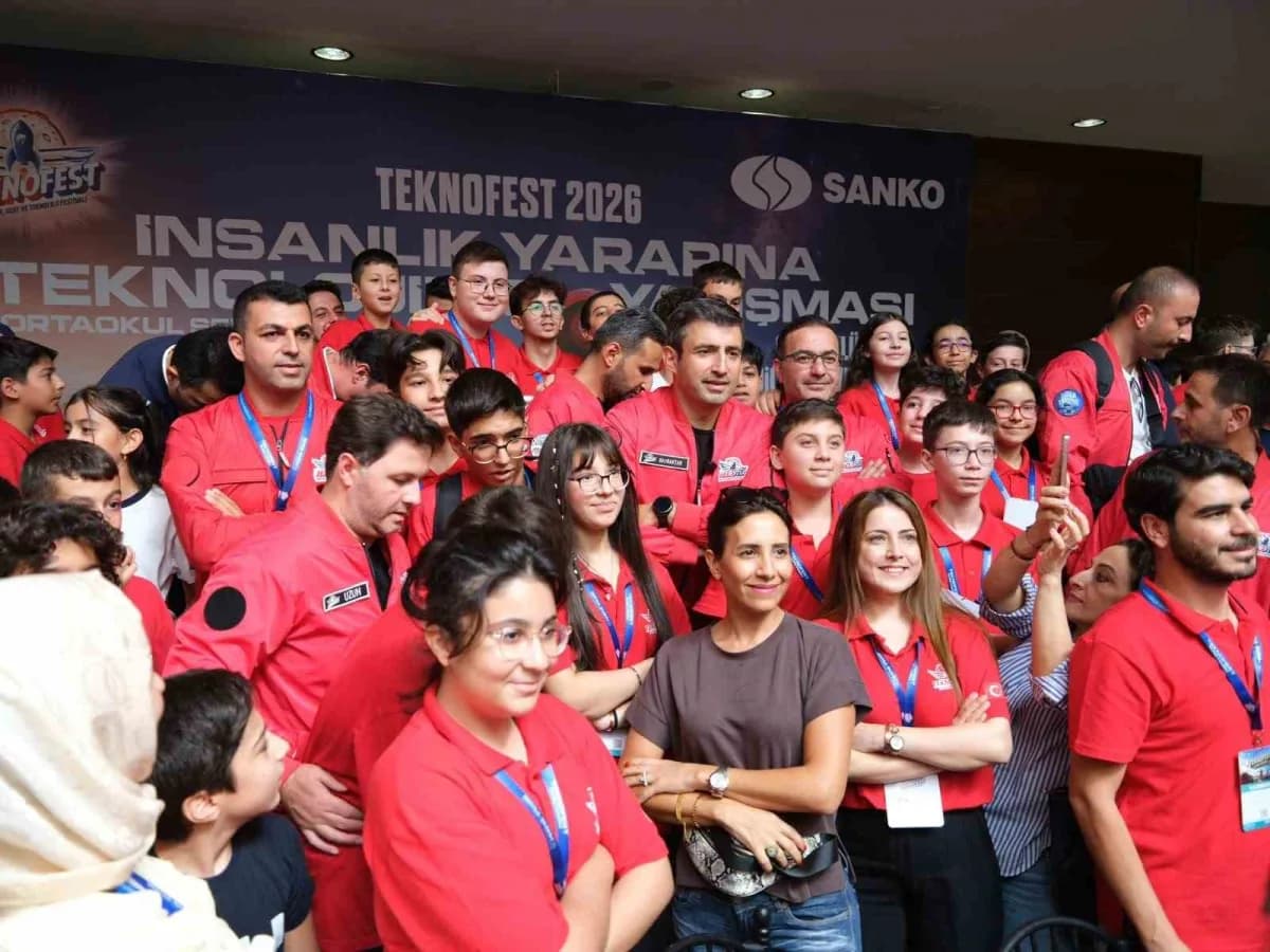 Bakan Kacır ve Selçuk Bayraktar, SANKO Yürütücülüğünde düzenlenen TEKNOFEST İnsanlık Yararına Teknolojiler yarışmasını z