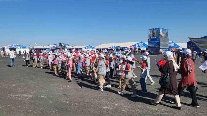 İlk günden binlerce vatandaş GAP Havalimanı’na akın etti