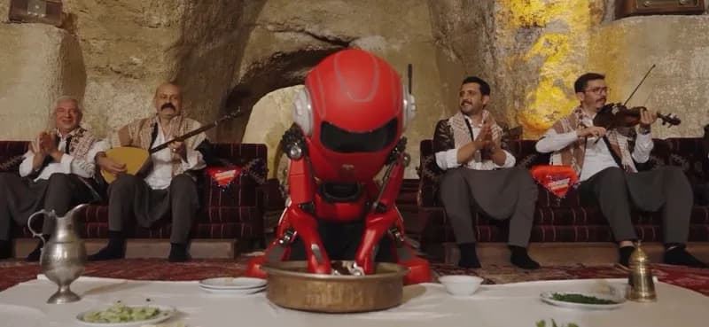 TEKNOFEST için Şanlıurfa'da sıra gecesinde insansı robot çiğköfte yoğuruyor